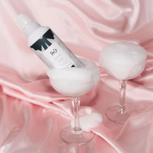 Vista 5 de R+Co CHIFFON - Mousse para peinar – Paquete de 3, espuma ligera para el cabello, añade volumen y textura, todo tipo de cabello