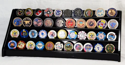 Vista 3 de 4 filas 40 Challenge Coin Casino Chip Display Case Rack Holder Stand para mesa Estante Escritorio Acabado negro